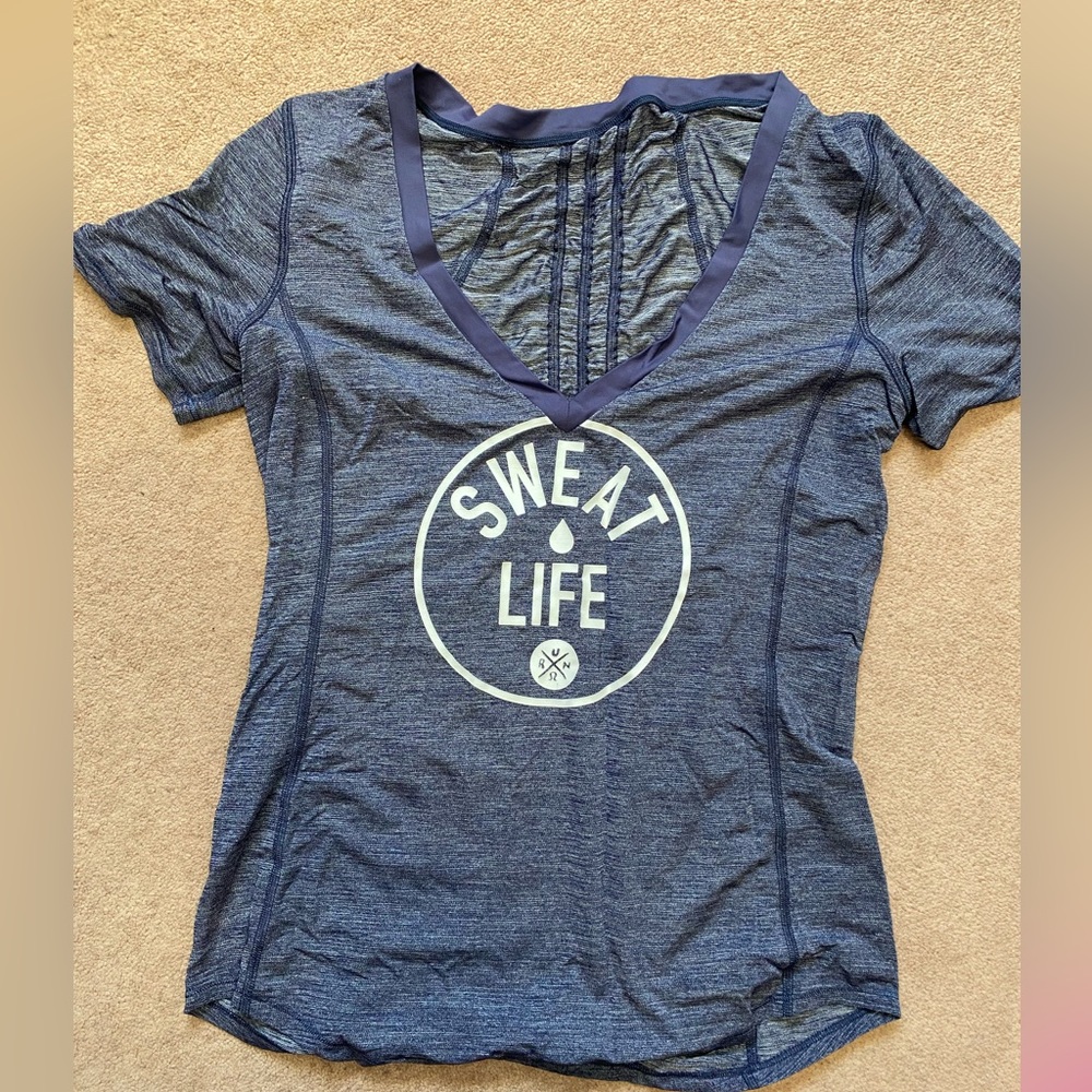 Lululemon workout top